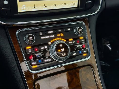 Used 2018 Lincoln Continental Select FWD image 21