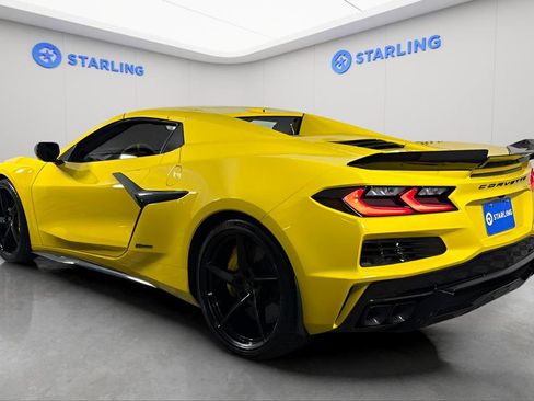 Used 2025 Chevrolet Corvette E-Ray w/ Stealth Interior Trim Package AWD/4WD image 5