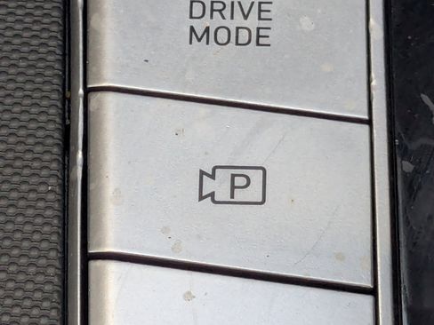 Used 2022 Hyundai Elantra SEL FWD image 21