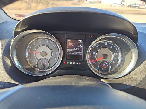 Used 2013 Chrysler Town & Country Touring image 24