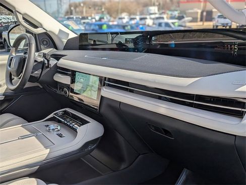 Used 2025 Lincoln Navigator Reserve image 42