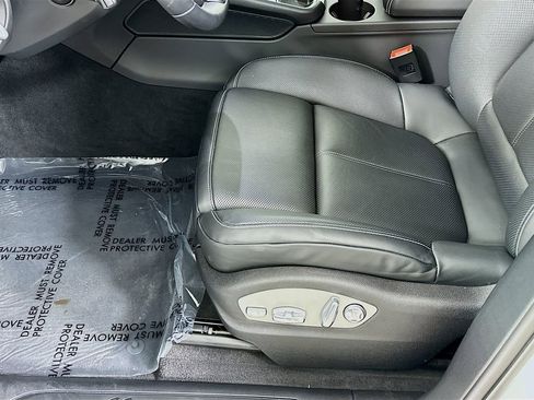 New 2025 Porsche Macan image 22