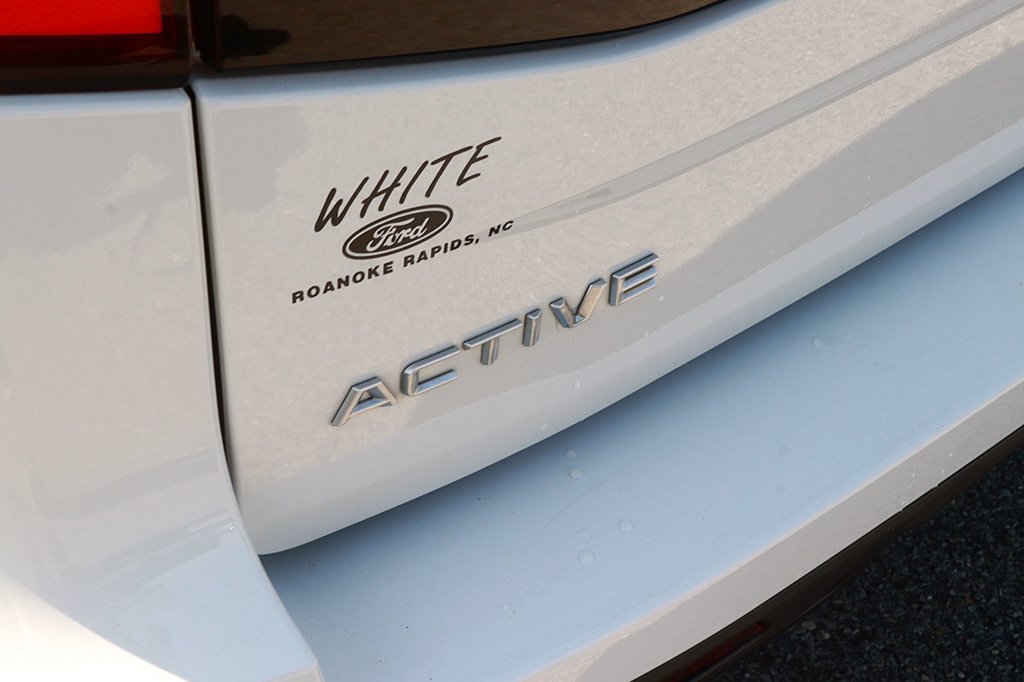 Used 2025 Ford Expedition Active RWD image 8