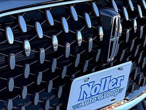 Used 2025 Lincoln Corsair Reserve image 28