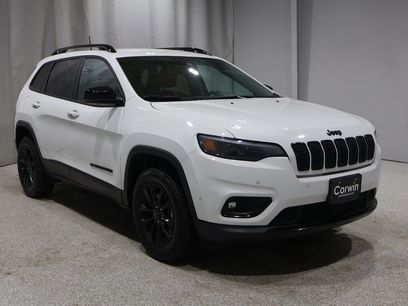 Used 2023 Jeep Cherokee Altitude Lux