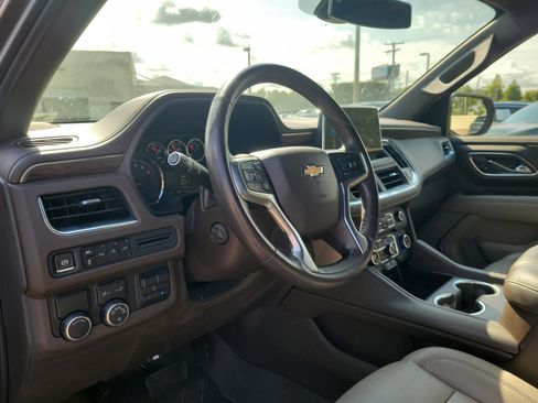 Used 2021 Chevrolet Tahoe LT w/ LT Signature Package RWD image 26