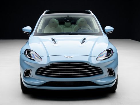 Used 2023 Aston Martin DBX image 5