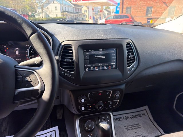 Used 2019 Jeep Compass Latitude w/ Popular Equipment Group AWD/4WD image 10