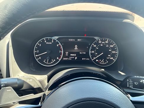 Used 2023 Nissan Rogue SL FWD image 14