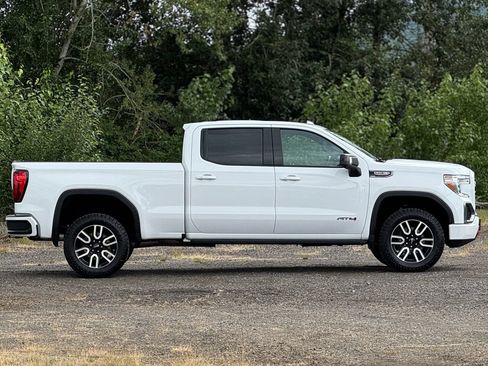 Used 2022 GMC Sierra 1500 AT4 w/ AT4 Premium Package AWD/4WD image 8