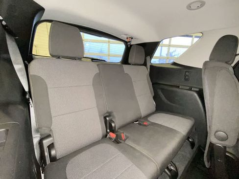 Used 2020 Chevrolet Traverse LT image 25