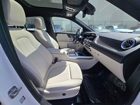 Used 2026 Mercedes-Benz GLA 250 4MATIC image 11