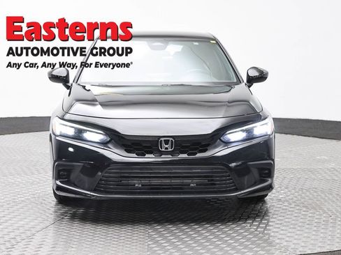 Used 2022 Honda Civic Sport image 2