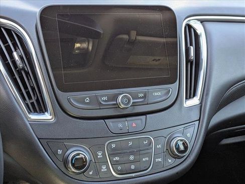 Used 2024 Chevrolet Malibu LT image 11