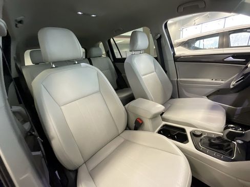 Used 2023 Volkswagen Tiguan SE image 19