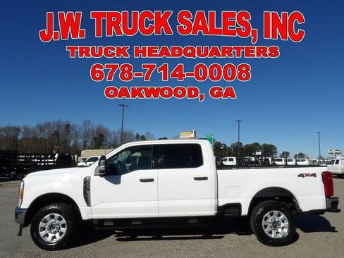 Used 2024 Ford F250 XLT image 2