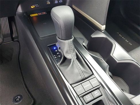 Used 2025 Toyota Camry LE image 30