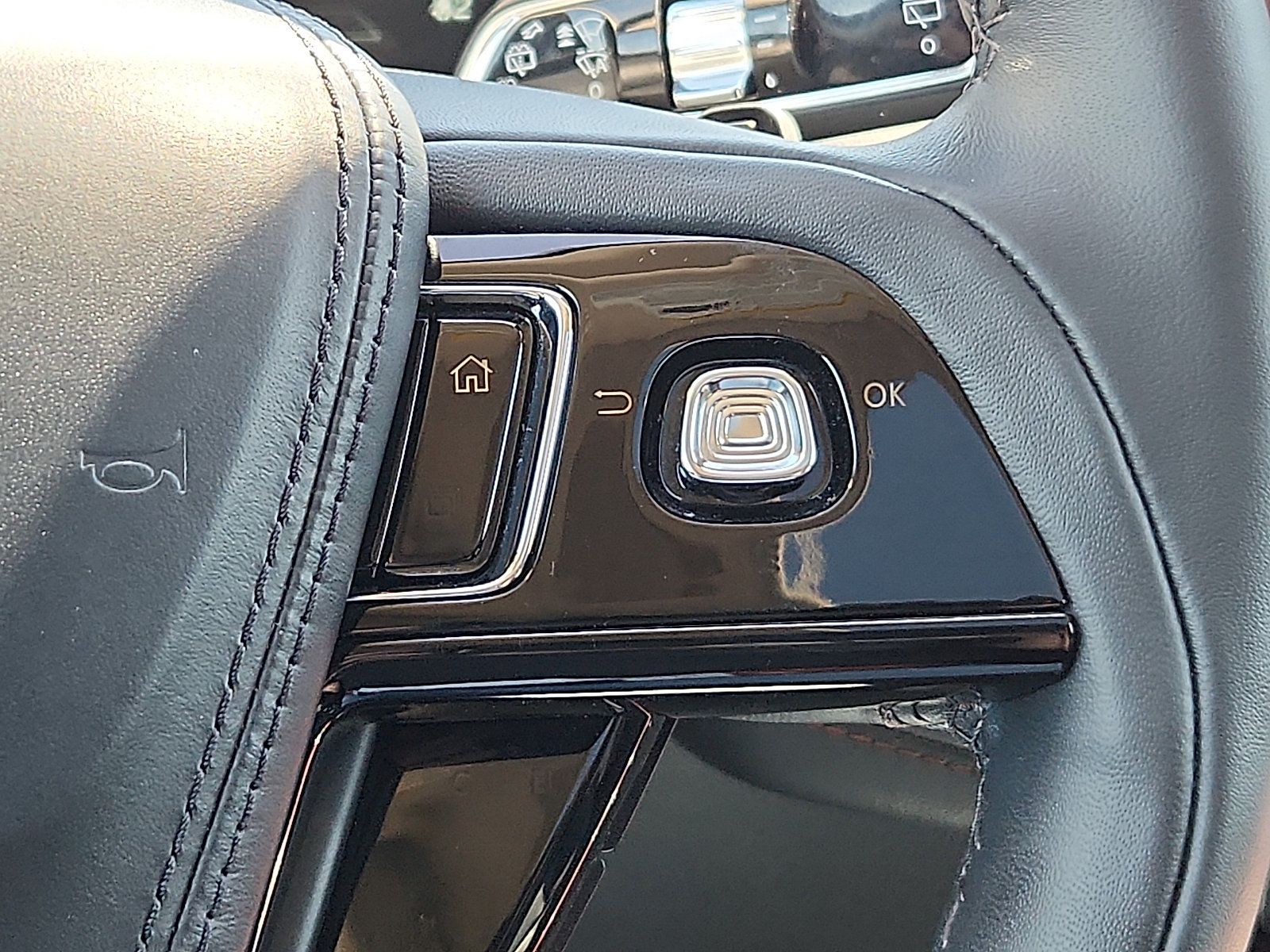 Used 2023 Lincoln Aviator Reserve w/ Equipment Group 201A AWD/4WD image 24