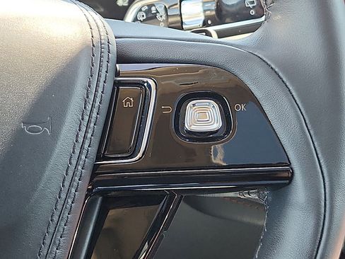 Used 2023 Lincoln Aviator Reserve w/ Equipment Group 201A AWD/4WD image 24
