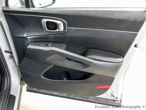 Used 2024 Kia Sorento S w/ Panoramic Sunroof Package image 26