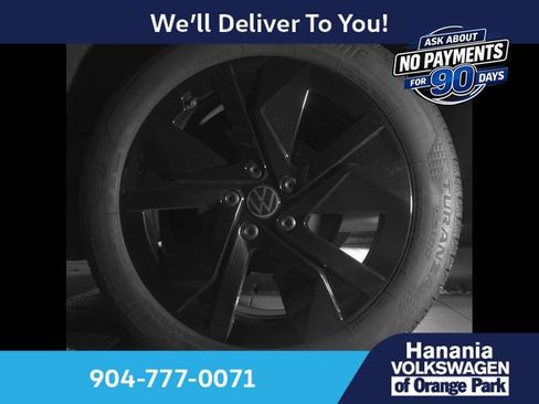 Used 2025 Volkswagen Taos SE FWD image 26