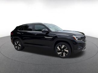 Used 2025 Volkswagen Atlas Cross Sport SE FWD video 2