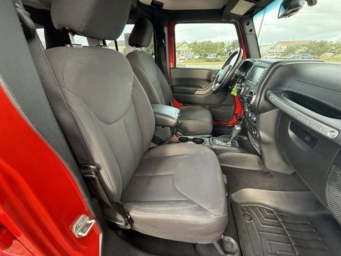 Used 2018 Jeep Wrangler Unlimited Sport S image 11