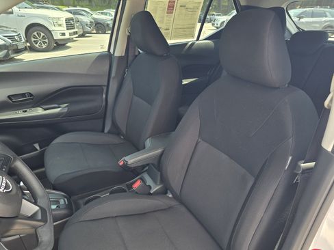 Used 2025 Nissan Kicks Play S FWD image 13