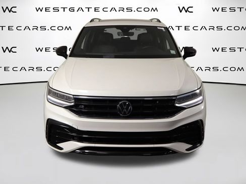 Used 2024 Volkswagen Tiguan SE R-Line FWD image 2