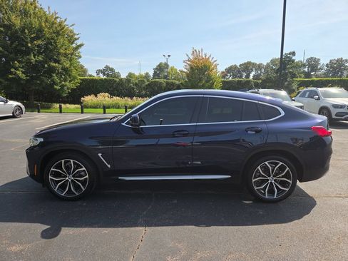 Used 2023 BMW X4 xDrive30i w/ Premium Package AWD/4WD image 2
