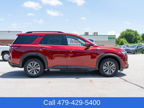 Used 2025 Nissan Pathfinder SV FWD image 7