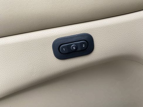 Used 2018 Jeep Grand Cherokee Limited w/ Luxury Group II image 15