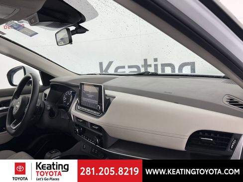 Used 2024 Nissan Rogue SV image 20