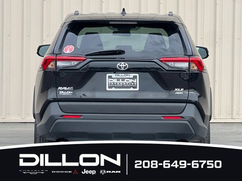 Used 2025 Toyota RAV4 XLE AWD/4WD image 5