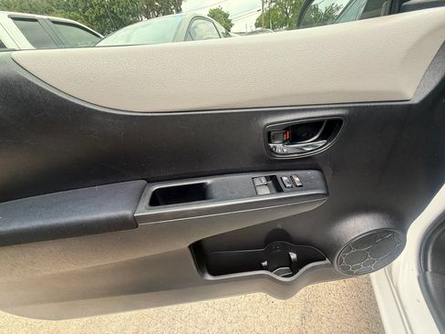Used 2012 Toyota Yaris LE FWD image 19