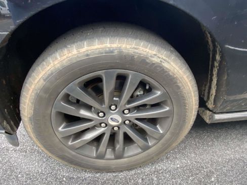 Used 2020 Ford Expedition Limited image 9