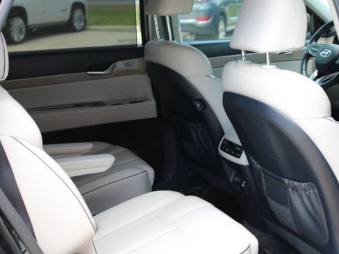 Used 2021 Hyundai Palisade Limited w/ Cargo Package FWD image 17