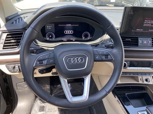 Used 2023 Audi Q5 e Premium w/ Convenience Package AWD/4WD image 17