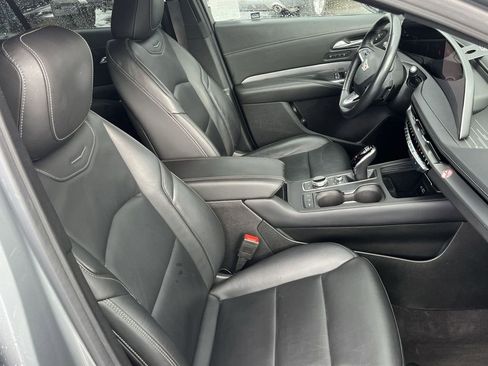 Used 2024 Cadillac XT4 Premium Luxury image 20