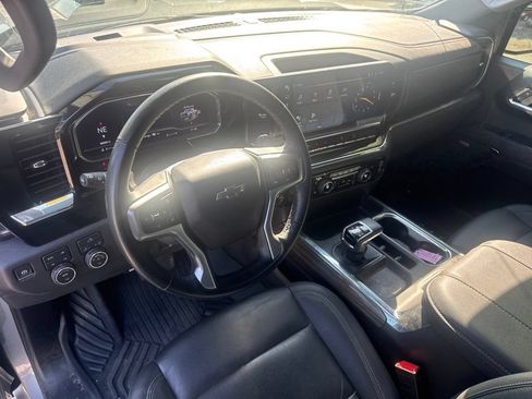 Used 2024 Chevrolet Silverado 1500 LT Trail Boss w/ Convenience Package II AWD/4WD image 18