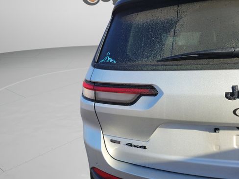 Used 2023 Jeep Grand Cherokee L Limited w/ Black Appearance Package image 24