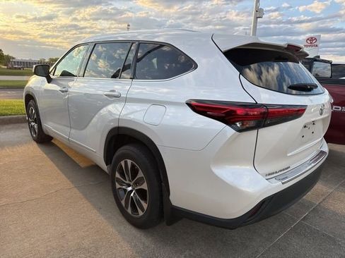 Used 2020 Toyota Highlander XLE image 7