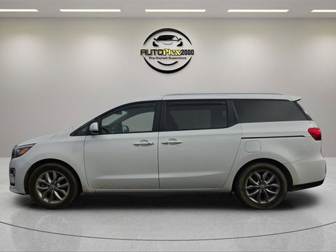 Used 2019 Kia Sedona EX image 4