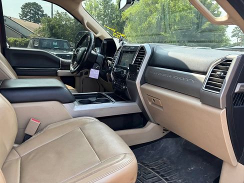 Used 2017 Ford F250 Lariat w/ Chrome Package AWD/4WD image 17