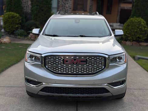Used 2017 GMC Acadia Denali FWD image 3