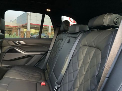 Used 2025 BMW X5 xDrive50e w/ M Sport Package image 11