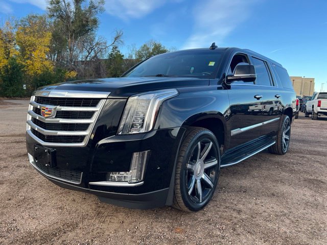 Used 2017 Cadillac Escalade ESV Luxury RWD image 1