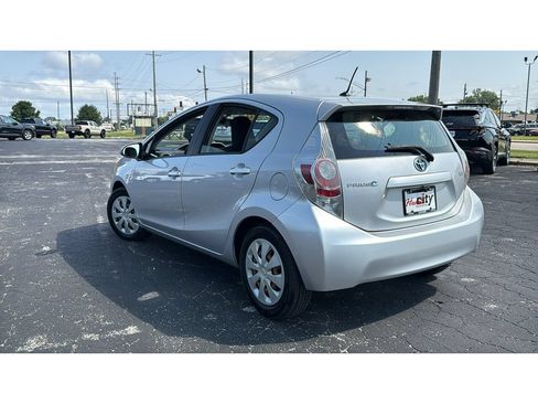 Used 2014 Toyota Prius C One FWD image 5
