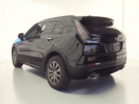 Used 2021 Cadillac XT4 Sport w/ Cold Weather Package AWD/4WD image 5