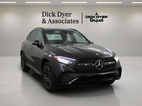 Used 2025 Mercedes-Benz GLC 300 GLC 300 image 1